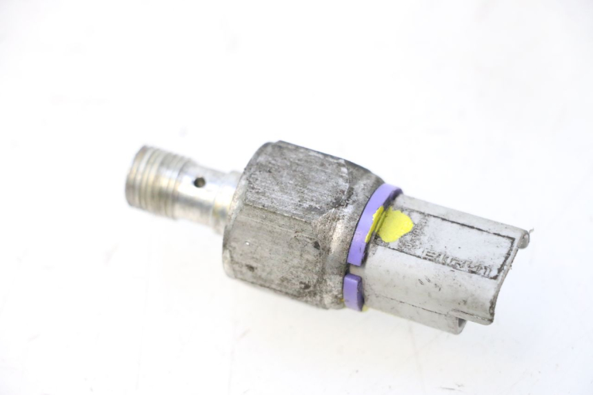 photo de BRAKE OIL PRESSURE SENSOR PIAGGIO MP3 500 (2011 - 2015) - Zoom on usage condition