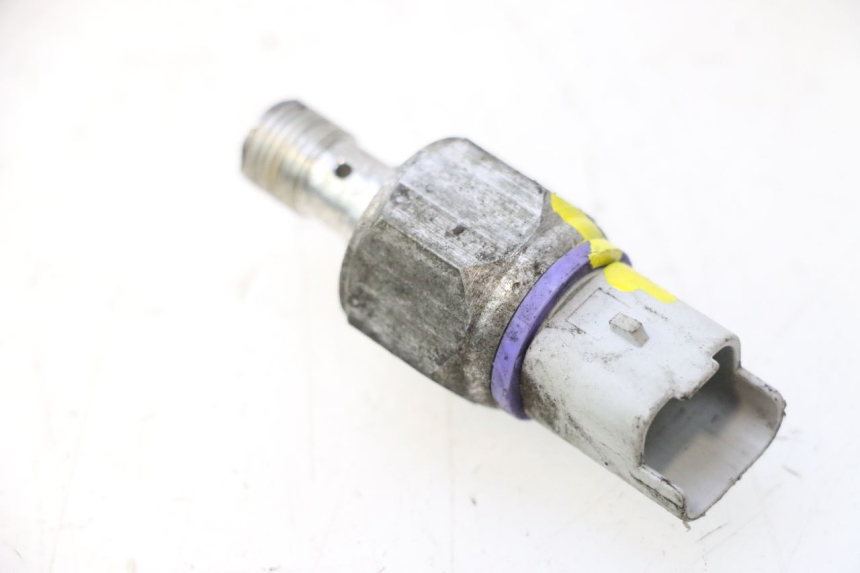 photo de BRAKE OIL PRESSURE SENSOR PIAGGIO MP3 500 (2011 - 2015) - Alternative perspective