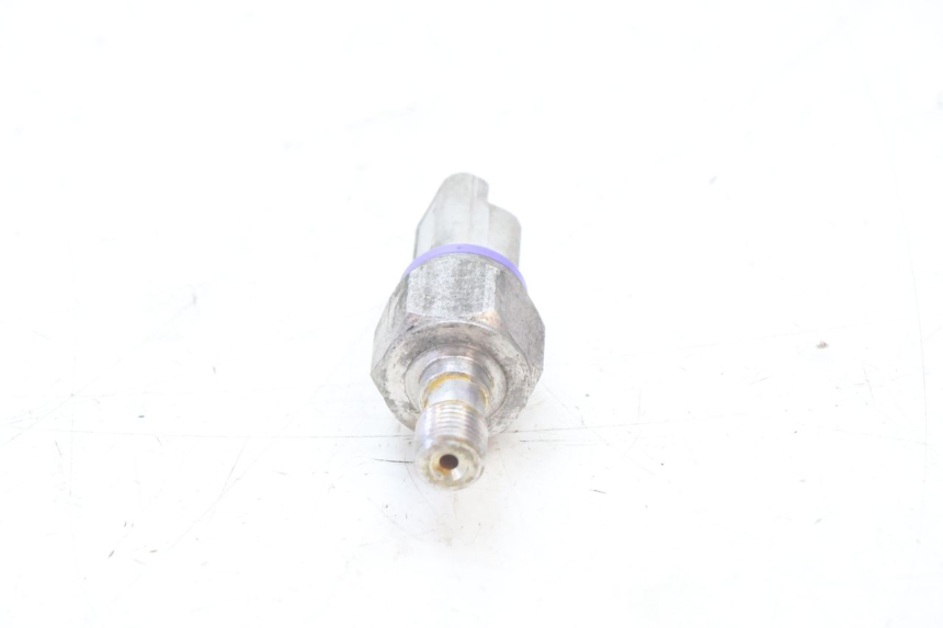 photo de BRAKE OIL PRESSURE SENSOR PIAGGIO MP3 500 (2016 - 2018) - Technical close-up