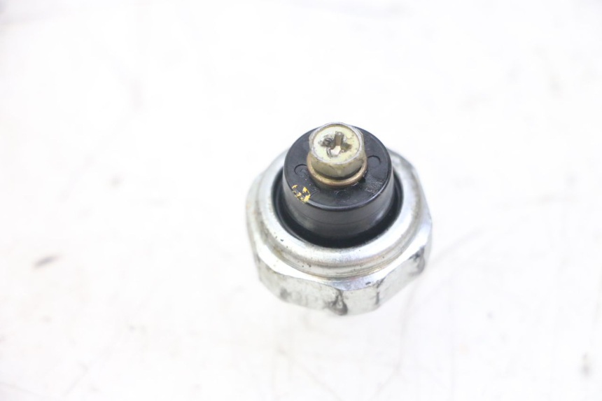 photo de OIL PRESSURE SENSOR SUZUKI GS GSE 500 (2001 - 2003) - Alternative perspective