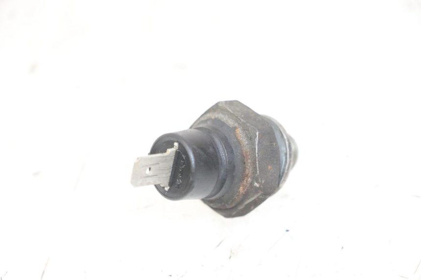 photo de OIL PRESSURE SENSOR PIAGGIO MP3 LT 300 (2010 - 2016) - Zoom on usage condition
