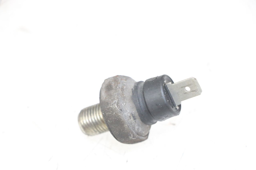 photo de OIL PRESSURE SENSOR PIAGGIO MP3 LT 400 (2007 - 2012) - Zoom on usage condition
