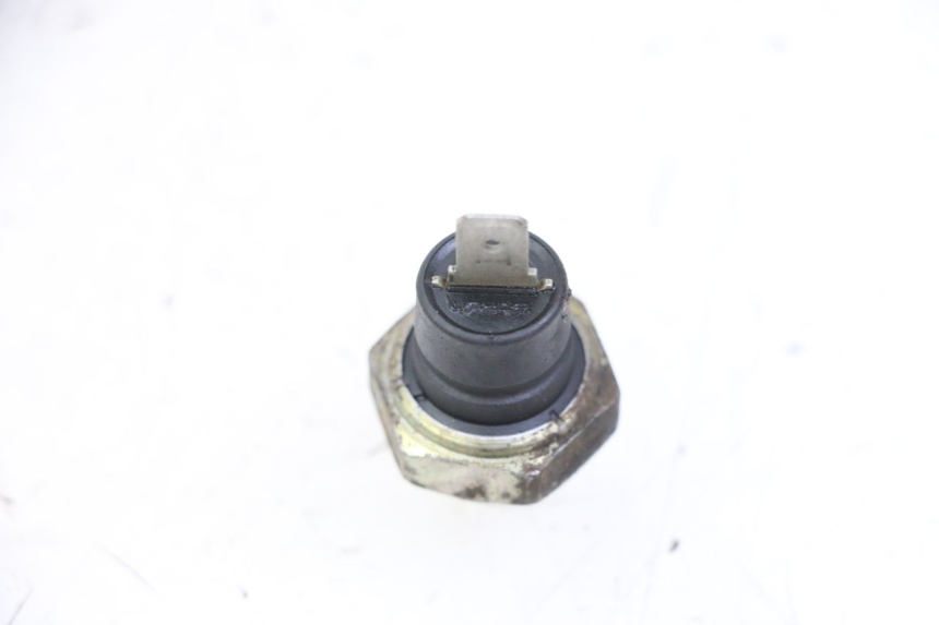 photo de OIL PRESSURE SENSOR PIAGGIO VESPA GRANTURISMO 200 (2004 - 2005) - Component detail