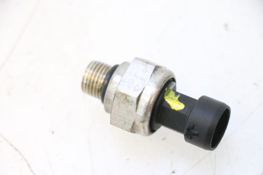photo de OIL PRESSURE SENSOR HARLEY DAVIDSON ROAD GLIDE FLTRXSE 1920 (2018 - 2022) - Zoom on usage condition