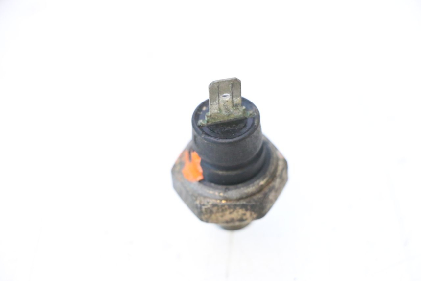 photo de OIL PRESSURE SENSOR PEUGEOT SATELIS COMPRESSOR K15 125 (2006 - 2009) - Zoom on usage condition