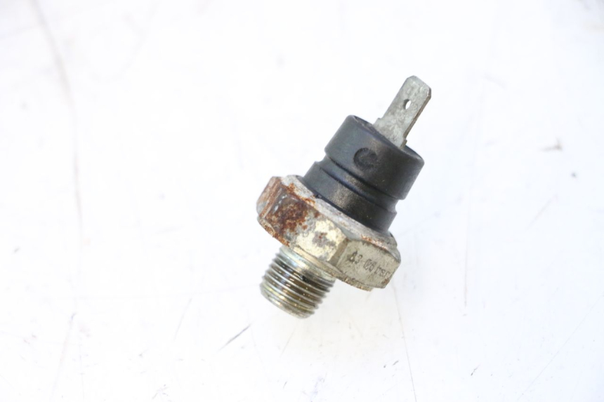 photo de OIL PRESSURE SENSOR CAN-AM SPYDER RS 1000 (2008 - 2012) - Alternative perspective