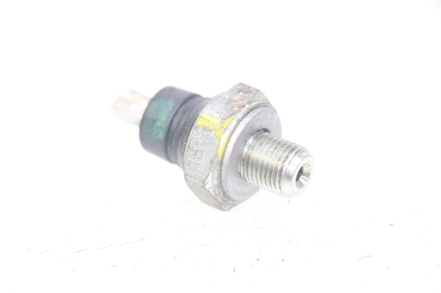 photo de OIL PRESSURE SENSOR APRILIA SRV 850 (2012 - 2017) - Zoom on usage condition
