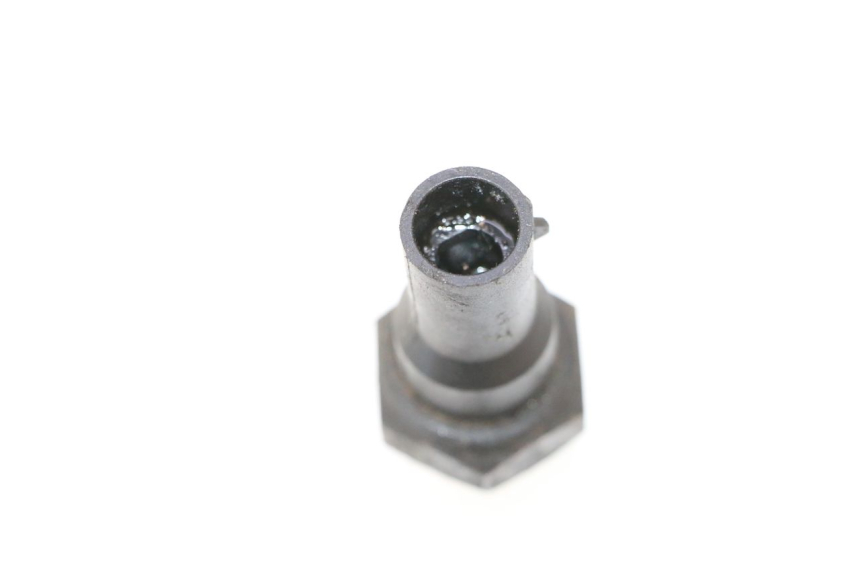 photo de OIL PRESSURE SENSOR DUCATI SS IE DS CARENEE 1000 (2002 - 2006) - Zoom on usage condition