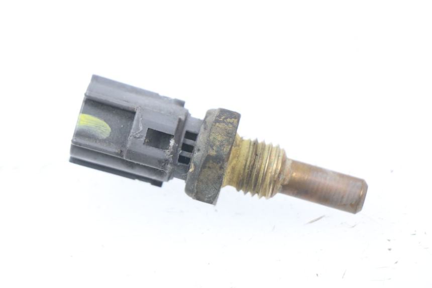 photo de WATER TEMPERATURE SENSOR SUZUKI BURGMAN 650 (2002 - 2004) - Zoom on usage condition