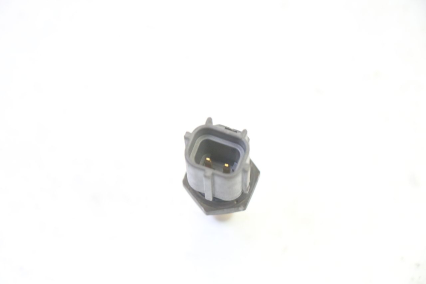 photo de WATER TEMPERATURE SENSOR SUZUKI BURGMAN 125 (2007 - 2014) - Zoom on usage condition