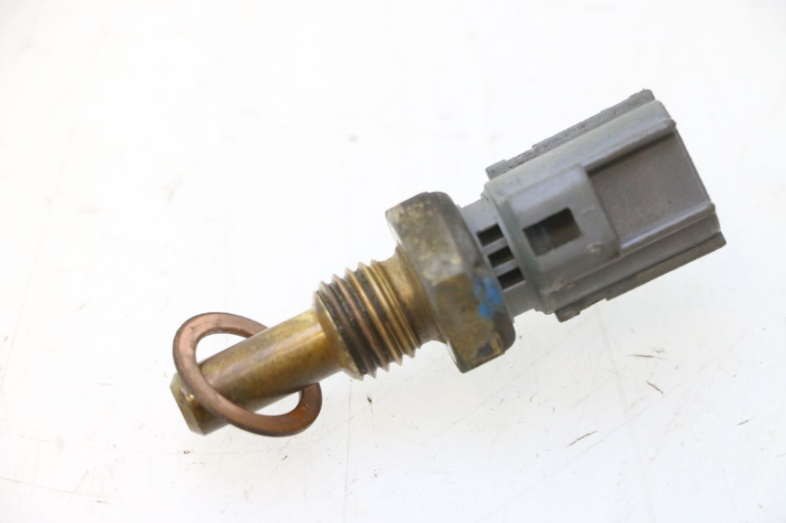 photo de WATER TEMPERATURE SENSOR SUZUKI BURGMAN 125 (2007 - 2014) - Alternative perspective