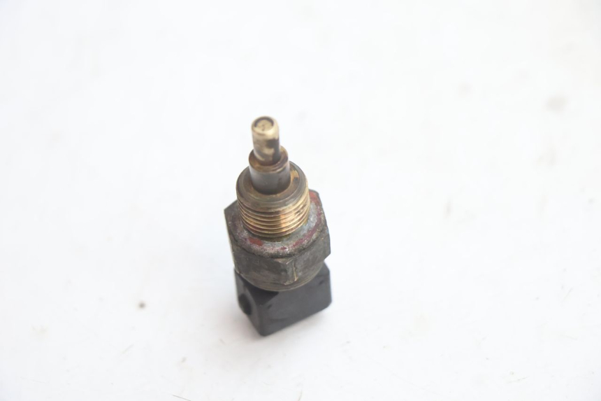 photo de WATER TEMPERATURE SENSOR HM HONDA CRM DERAPAGE RR 50 (2006 - 2017) - Zoom on usage condition