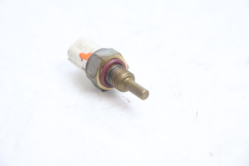 photo de WATER TEMPERATURE SENSOR KAWASAKI ER-6 ER6 N 650 (2005 - 2009) - Zoom on usage condition