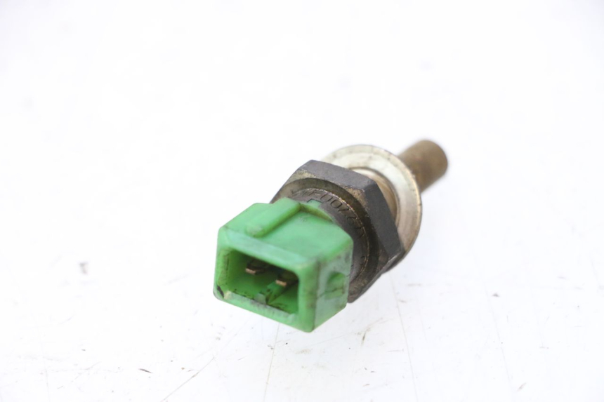 photo de WATER TEMPERATURE SENSOR HONDA FES PANTHEON 2T 125 (1998 - 2002) - Zoom on usage condition