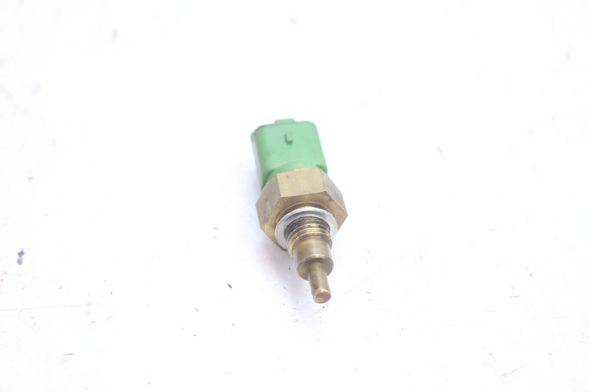 photo de WATER TEMPERATURE SENSOR GILERA GP 800 (2007 - 2013) - Zoom on usage condition