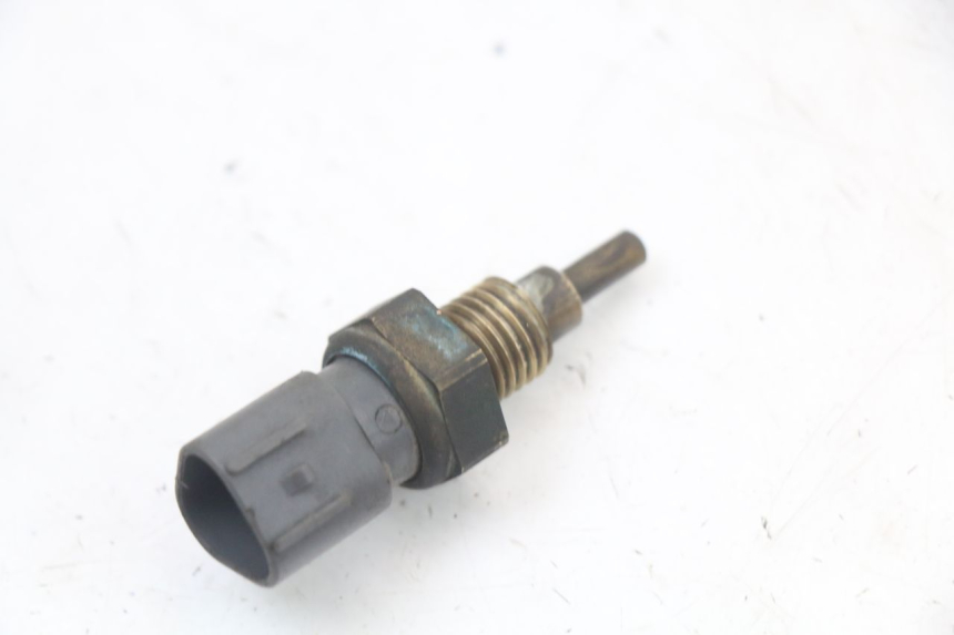 photo de WATER TEMPERATURE SENSOR HONDA FES S-WING SWING 125 (2007 - 2015) - Component detail