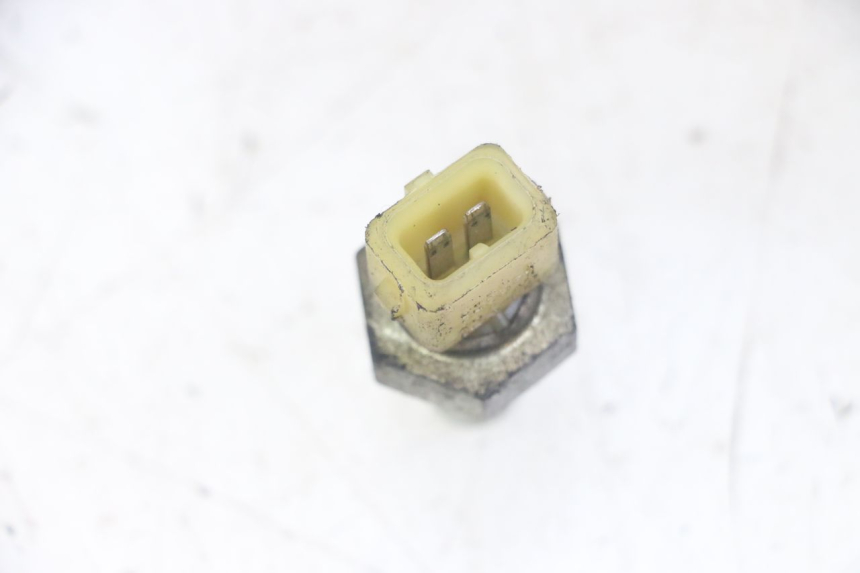 photo de WATER TEMPERATURE SENSOR PEUGEOT JET FORCE CARBU 50 (2003 - 2016) - Alternative perspective