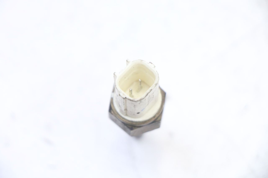 photo de WATER TEMPERATURE SENSOR KYMCO XCITING 500 (2007 - 2010) - Alternative perspective