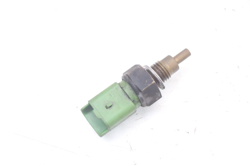 photo de WATER TEMPERATURE SENSOR PIAGGIO MP3 500 (2011 - 2015) - Zoom on usage condition
