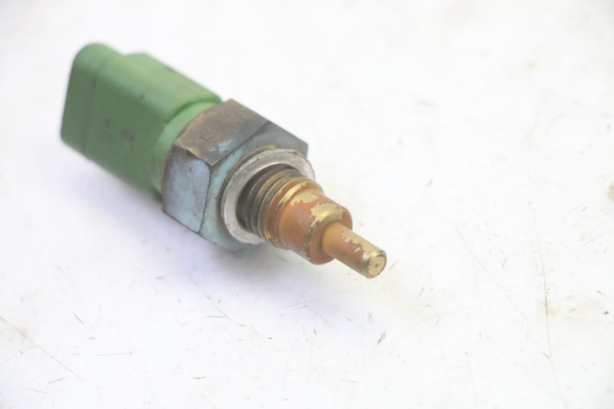 photo de WATER TEMPERATURE SENSOR PIAGGIO MP3 RL 250 (2006 - 2010) - Alternative perspective