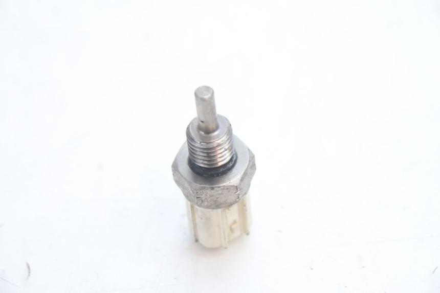 photo de WATER TEMPERATURE SENSOR HONDA PCX (JF28) 125 (2009 - 2011) - Alternative perspective