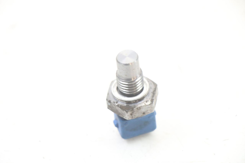 photo de WATER TEMPERATURE SENSOR PIAGGIO ZIP 4T 50 (2018 - 2020) - Alternative perspective