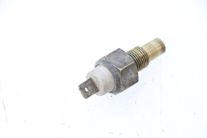 photo de WATER TEMPERATURE SENSOR SUZUKI SMX SUPERMOTARD 50 (1996 - 2001) - Zoom on usage condition
