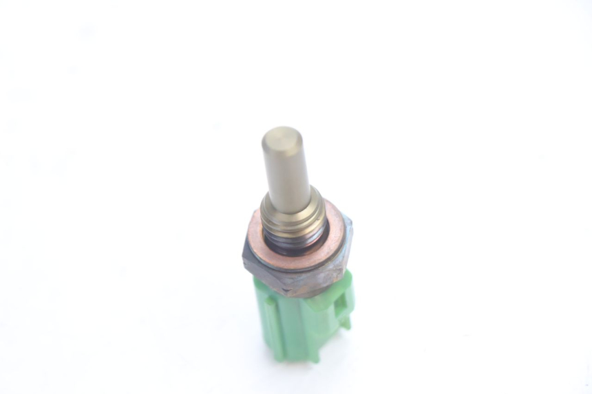 photo de WATER TEMPERATURE SENSOR CAN-AM SPYDER RS 1000 (2008 - 2012) - Alternative perspective