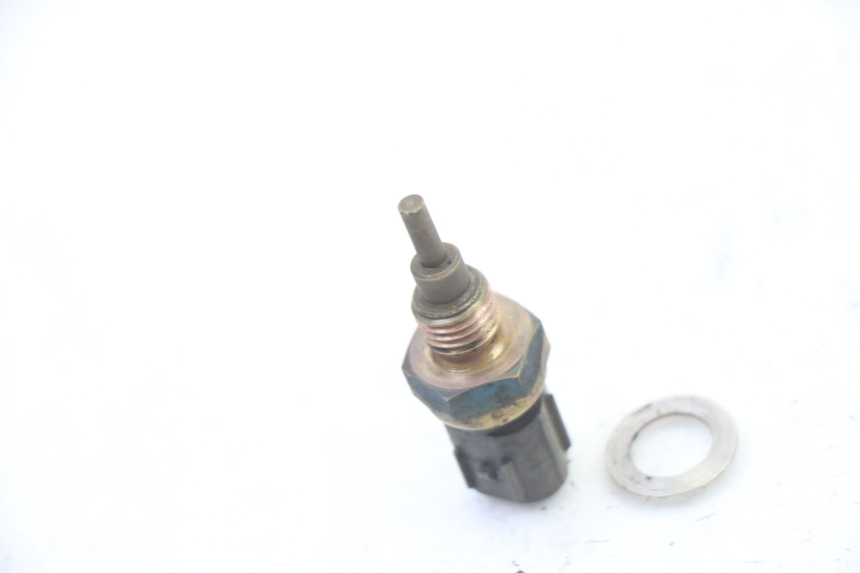 photo de WATER TEMPERATURE SENSOR HONDA ST PAN EUROPEAN 1300 (2002 - 2013) - Alternative perspective