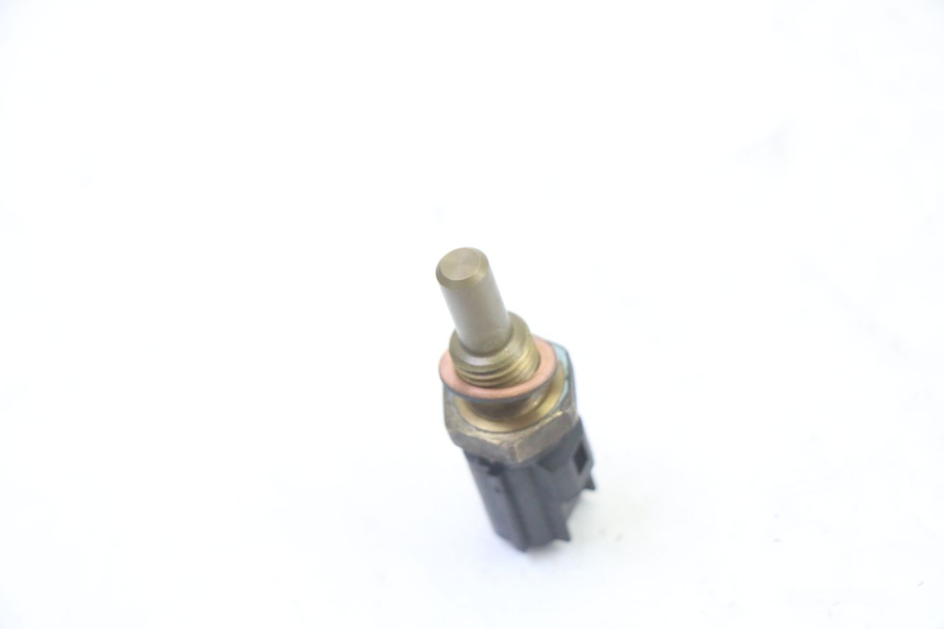 photo de WATER TEMPERATURE SENSOR SUZUKI SV S 650 (2003 - 2009) - Zoom on usage condition