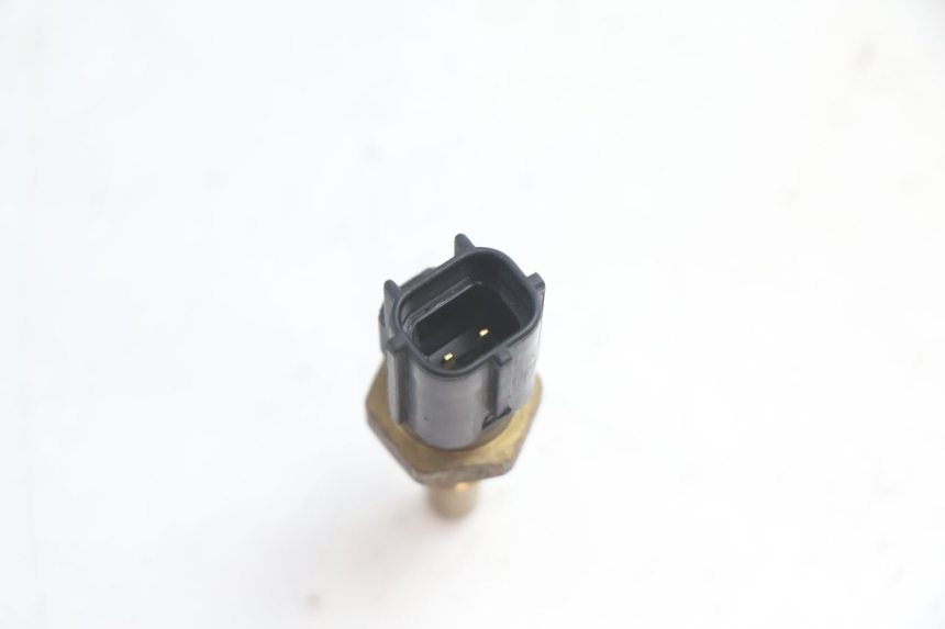 photo de WATER TEMPERATURE SENSOR SUZUKI SV S 650 (2003 - 2009) - Zoom on usage condition