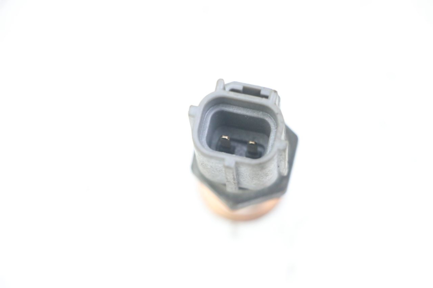 photo de WATER TEMPERATURE SENSOR YAMAHA TDM ABS 900 (2002 - 2014) - Zoom on usage condition