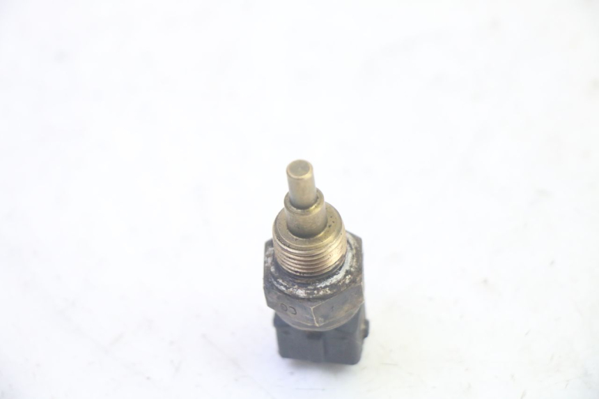 photo de WATER TEMPERATURE SENSOR YAMAHA TZR 50 (2008 - 2016) - Alternative perspective