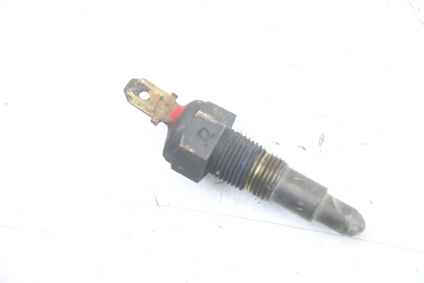 photo de WATER TEMPERATURE SENSOR HONDA VT C2 SHADOW 750 (1997 - 2001) - Zoom on usage condition