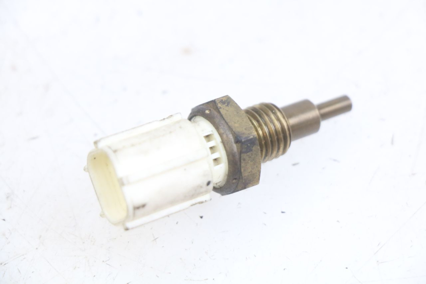 photo de WATER TEMPERATURE SENSOR YAMAHA X-MAX XMAX 125 (2010 - 2013) - Zoom on usage condition