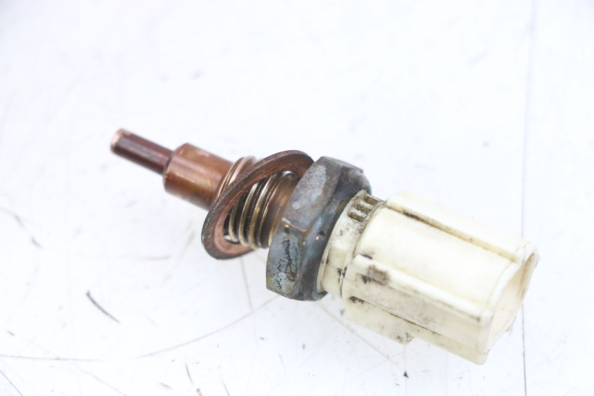 photo de WATER TEMPERATURE SENSOR YAMAHA X-MAX XMAX 250 (2006 - 2009) - Zoom on usage condition