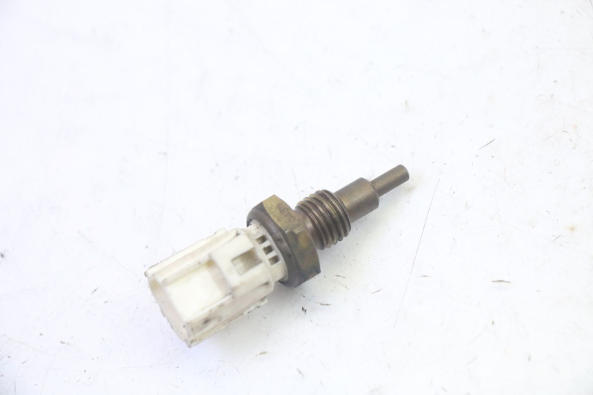 photo de WATER TEMPERATURE SENSOR YAMAHA X-MAX XMAX 125 (2010 - 2013) - Zoom on usage condition