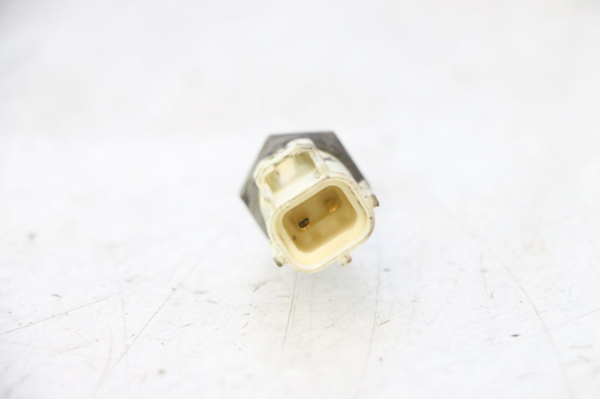 photo de WATER TEMPERATURE SENSOR YAMAHA XMAX X-MAX 125 (2006 - 2009) - Zoom on usage condition