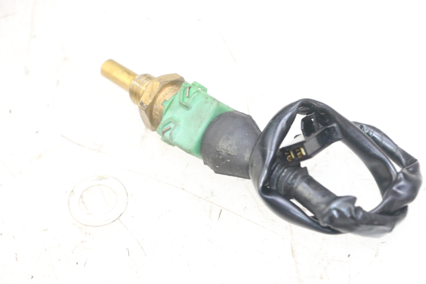 photo de WATER TEMPERATURE SENSOR HONDA XLV VARADERO 125 (2000 - 2006) - Alternative perspective