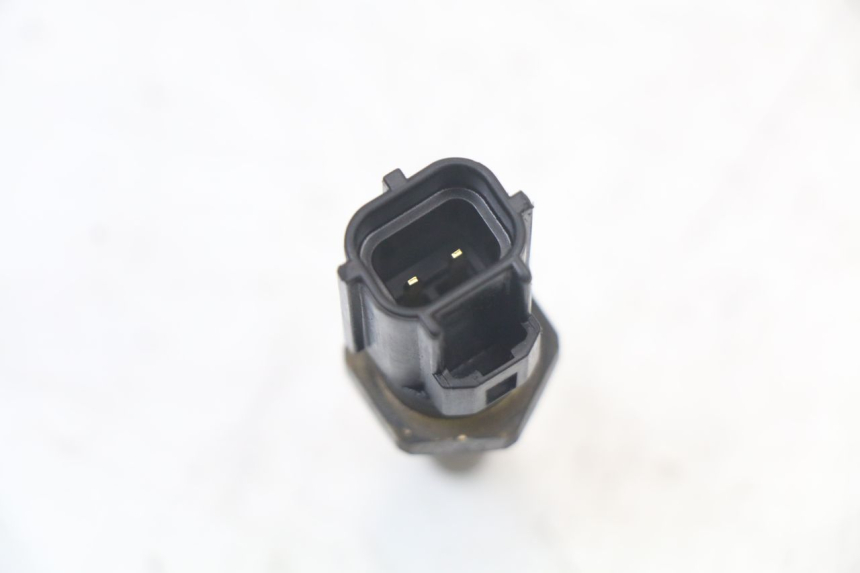 photo de WATER TEMPERATURE SENSOR YAMAHA FZ1 FAZER 1000 (2007 - 2009) - Zoom on usage condition