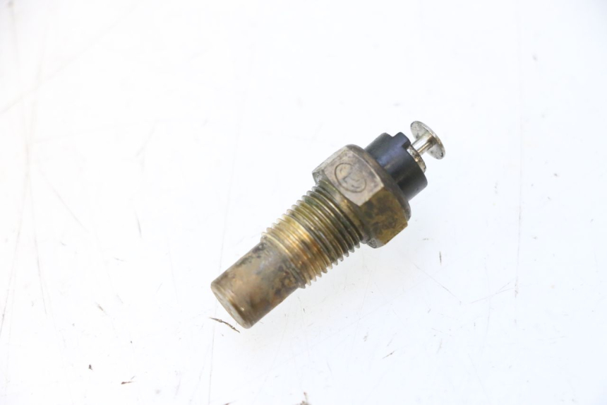 photo de WATER TEMPERATURE SENSOR YAMAHA YP MAJESTY 125 (1998 - 2001) - Component detail