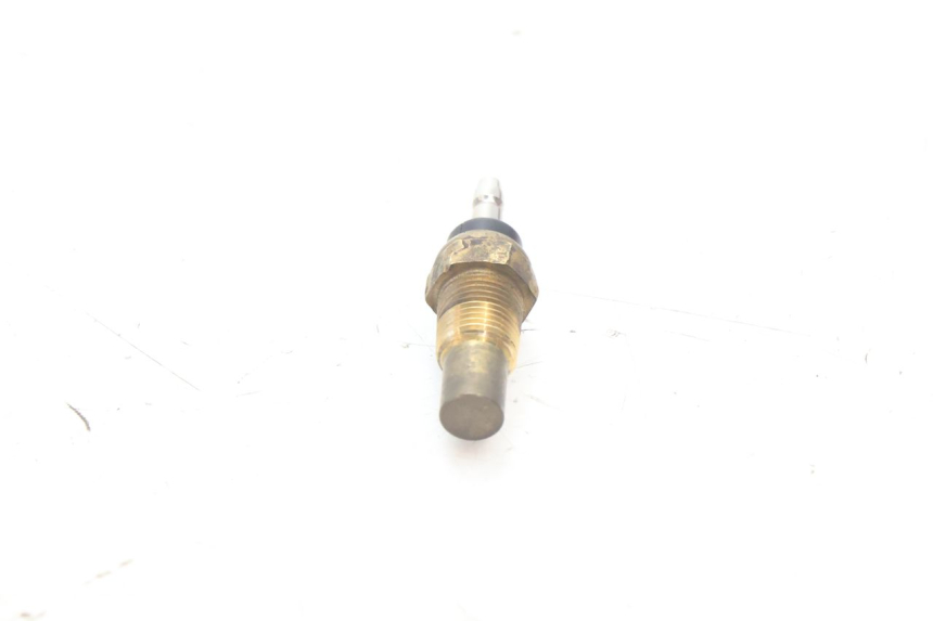 photo de WATER TEMPERATURE SENSOR KAWASAKI ZZR 600 (1995 - 2004) - Alternative perspective