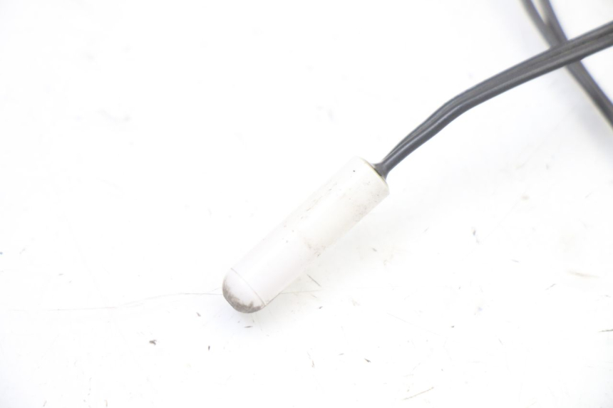 photo de OUTDOOR TEMPERATURE SENSOR PEUGEOT SATELIS 125 (2013 - 2018) - Zoom on usage condition