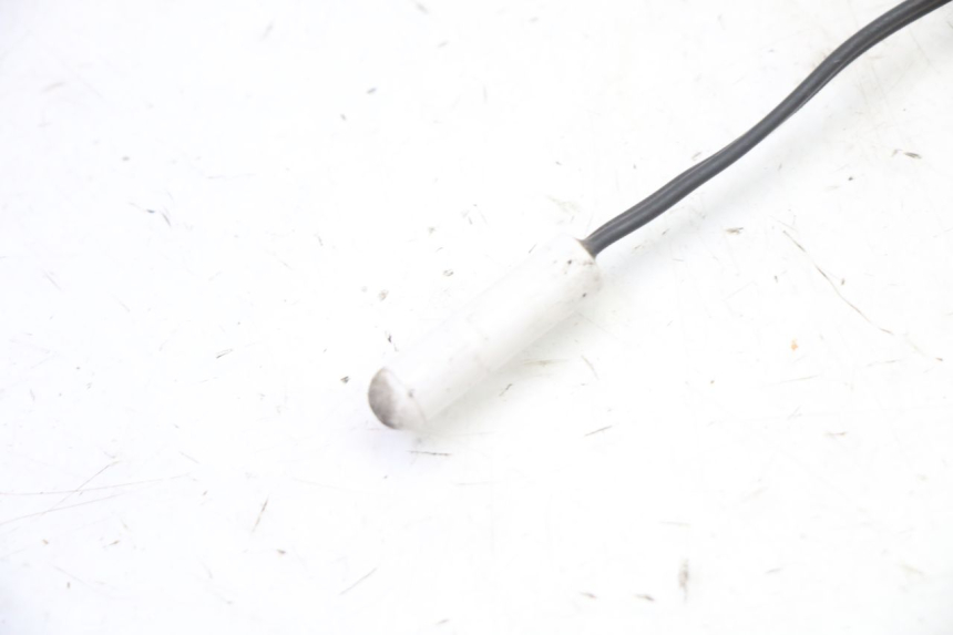 photo de OUTDOOR TEMPERATURE SENSOR PEUGEOT SATELIS 125 (2013 - 2018) - Zoom on usage condition