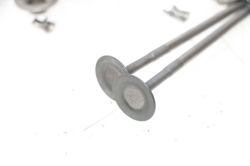 photo de ENGINE VALVE SUZUKI BURGMAN 125 (2007 - 2014) - Product overview