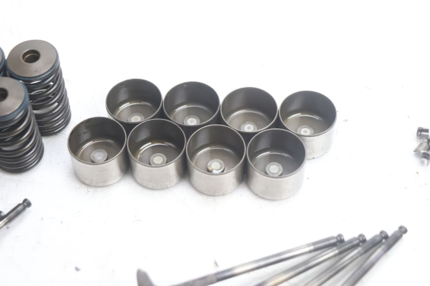 photo de ENGINE VALVE SUZUKI BURGMAN EXECUTIVE ABS 650 (2006 - 2012) - Surface and material condition