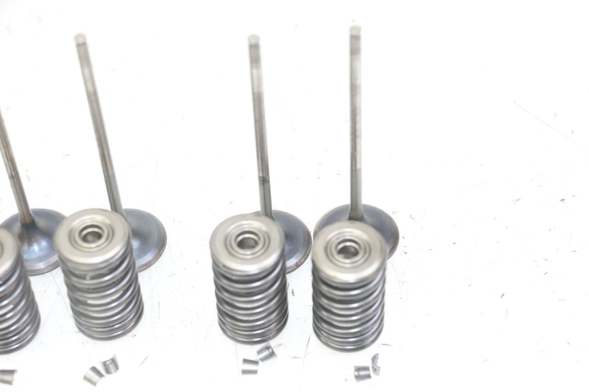 photo de ENGINE VALVE HONDA CB R 1000 (2018 - 2023) - Used quality zoom