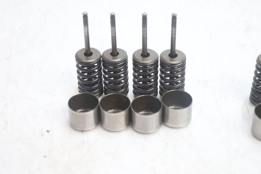 photo de ENGINE VALVE HONDA FJS SILVER WING SILVERWING 400 (2005 - 2008) - Distinctive features