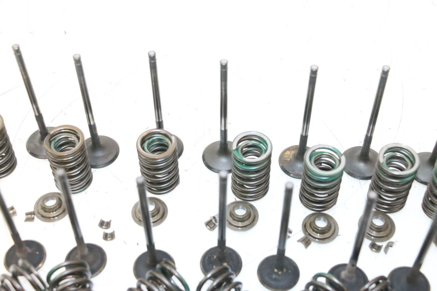 photo de ENGINE VALVE SUZUKI GSF N BANDIT 1200 (2001 - 2005) - Component zoom