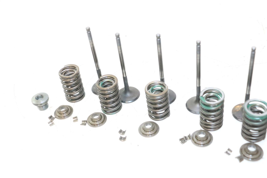 photo de ENGINE VALVE SUZUKI GSF N BANDIT 1200 (2001 - 2005) - Product overview